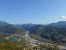 Auteur : Elki, Commentaire : km 2: vue sur la vallée du Var. Tout au fond en arrière plan le Mercantour.