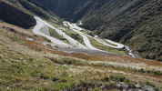 Montée : Gotthardpass depuis Airolo (via Tremola), Commentaire : Magnifique vue sur les lacets env. 1 km avant le col