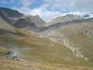Author : Siberian Wolf 10, Comment : Les derniers hectomètres du versant Sud avec le restaurant La Cascade plus bas. Plus haut le col Pers (3009m) puis la pointe Pers (3327m) et l'aiguille Pers (3386m).