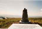 Auteur : Siberian Wolf 10, Commentaire : Monument dédié à l'aviateur Rénaux, à 100m du sommet