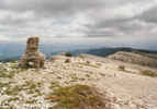 Author : Siberian Wolf 10, Comment : Photo téléchargée sur Wikipédia Commons (auteur:Anthospace): un beau kairn pas loin du sommet et crête Est de la montagne de Lure.
