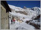 Auteur : CYCLOHC, Commentaire : D'accord, ce n'est pas du vélo, mais voilà à quoi Fouillouse est destiné au mois de Février (certaines fois, il y tombe plus de 5 mètres de neige !)...Photo prise à l'arrivée du Tour du Brec de Chambeyron à skis (le Brec de Chambeyron est le sommet central), histoire de se rafraîchir un peu sur un site de vélo !