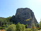 Montée : Col de Luens depuis Castellane, Commentaire : Le Rocher de Castellane avec la Chapelle en son sommet.