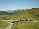 Author : Siberian Wolf 10, Comment : 20 août 2017. Photo prise de la butte au-dessus du petit parking du col. Vue sur les deux derniers kilomètres du versant de Payolle. Les estives sont superbes.