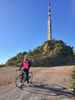 Auteur : David C, Commentaire : Le sommet, un mini-Ventoux

On peu constater l'état de la route. Vraiment pas terrible, mais "ça passe" avec un vélo de route !