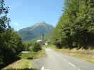 Author : Siberian Wolf 10, Comment : Septembre 2010. On arrive à Saint-Colomban-des-Villards, dont on voit l'Eglise au fond, au milieu de l'ascension. La traversée de ce village est plate.