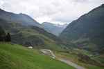 Author : benital34, Comment : La vallée de l'Unteralp, perpendiculaire à celle de l'Oberalp. On aperçoit les lacets de la route au-dessus d'Andermatt