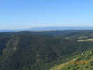 Montée : Col de Meyrand depuis Valgorge, Commentaire : 500m avant le sommet. On devine juste en dessous la route du col et droit devant le Mont Lozère.