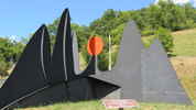 Montée : Plaine Joux depuis Passy, Commentaire : Après 6 km de montée, la sculpture de Calder installée au début des années 70. 