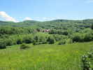 Montée : Col de Fay depuis Torcieu, Commentaire : Le hameau de Fay dans son écrin de verdure. 