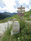 Montée : Ferrere depuis Bersezio, Commentaire : La borne qui marque le point haut de la route.