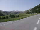 Author : marco33, Comment : 12/07/21 : On vient de passer sur le pont et on rentre dans un nouveau col où les arbres disparaissent pour laisser place aux estives.