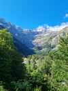 Montée : Col de Tentes depuis Luz Saint Sauveur, Commentaire : Dernier regard sur les cascades et le Cirque de Gavarnie que l'on ne verra plus au cours de la montée après le passage du village. 