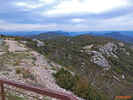 Author : Elki, Comment : Plateforme panoramique du sommet: Vue Nord. On aperçoit la voie bétonnée qui nous y mène.