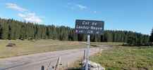 Montée : Col de Landoz-Neuve depuis Mouthe, Commentaire : Quand on voit le panneau du col, ça fait déjà quelques centaines de mètres que la route descend...