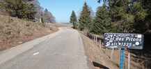 Auteur : Pierre-joseph G, Reactie : Le passage au col des Pitons marque le point haut de la route du Salève. On quitte la forêt pour entrer dans les alpages. 