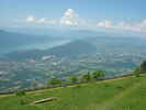 Author : Siberian Wolf 10, Comment : Juin 2015. Vue sur le lac du Bourget à gauche ainsi que le Grand Colombier (1534m) un peu à droite. Le mont Revard est  facile en comparaison de ses voisins (Mont du Chat, Grand Colombier, Semnoz) !