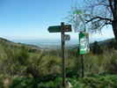 Auteur : Siberian Wolf 10, Commentaire : Avril 2022. Panneau de randonnée. Un sentier rejoint Pélussin.