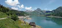 Montée : Col du Pré depuis Lac de Roselend, Commentaire : Le barrage de Roselend avec le Mt Blanc en arrière-plan et le Rocher du Vent. 