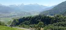 Montée : Torgon depuis Vionnaz, Commentaire : La vallée du Rhône et les Alpes valaisannes vues depuis Torgon. A droite, l'église de Revereulaz. 