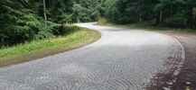 Montée : Grand Ballon depuis Cernay, Commentaire : Une spécialité vosgienne que je n'apprécie pas du tout, les pavés dans les virages. Ici, juste au-dessus du col Amic. 