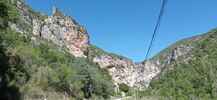 Montée : Col la Sausse depuis Saint Ferréol Trente Pas, Commentaire : Les falaises avant d'entrer dans le défilé de Trente Pas. 