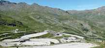 Montée : Station de Val Thorens depuis Moutiers, Commentaire : Val Thorens : du béton pour recevoir les autos. 