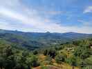 Montée : Col de Joux depuis Dornas, Commentaire : Après avoir passé la Croix du Planas, on a une vue remarquable sur le Mt Gerbier de Jonc, le Mt Mézenc et le lac de St Martial. 