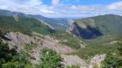 Montée : Col de Corobin depuis Dignes les Bains, Commentaire : Au col du Corobin, vue plongeante sur les robines du Ravin des Vas. 