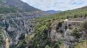 Montée : Cirque de Vaumale depuis D71, Commentaire : La route surplombe les Gorges du Verdon, mais on ne voit jamais la rivière. 