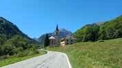 Montée : Le Fremezan depuis Saint Etienne de Cuines, Commentaire : L'église de St Colomban des Villards. 