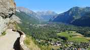 Author : Pierre-joseph G, Comment : Regard en arri&egrave;re sur Bourg-d'Oisans&period; En arri&egrave;re-plan&comma; le Taillefer&period; 