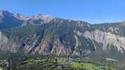Author : Pierre-joseph G, Comment : La route de Villard-Notre-Dame taill&eacute;e dans la falaise&comma; vue depuis la route en balcon qui va da La Garde &agrave; Auris-en-Oisans&period; 