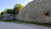 Montée : Le Grand Taureau depuis Pontarlier, Commentaire : Passage au pied du fort du Larmont&period; 