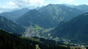 Author : kangooman, Comment : vue depuis le col de Croix situé au-dessus de Torgon. Il permet la liaison avec le val d'Abondance... au centre, c'est Chatel et le pas de Morgins se trouve sur la gauche dans le prolongement de la route... 