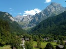 Author : kangooman, Comment : cette photo est prise depuis Plan de Bex, village situé 2 kms avant le Pont de Nant. Il est sur la gauche de la route. Une route permet de relier Plan et Gryon, et offre cette superbe vue... 