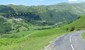 Author : Baretous, Comment : Au début de la montée. A l'arrière-plan le village de Béhorléguy.

En pointillé, une parie de la variante par les cols de Landerre et d'Aphanizé.